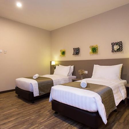 DK Hotel Johor Bahru Buitenkant foto